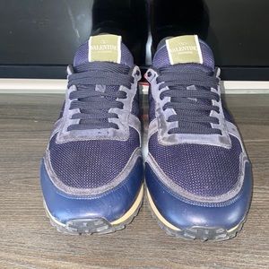 100% Valentino sneakers do not have the box got some life left don’t miss out